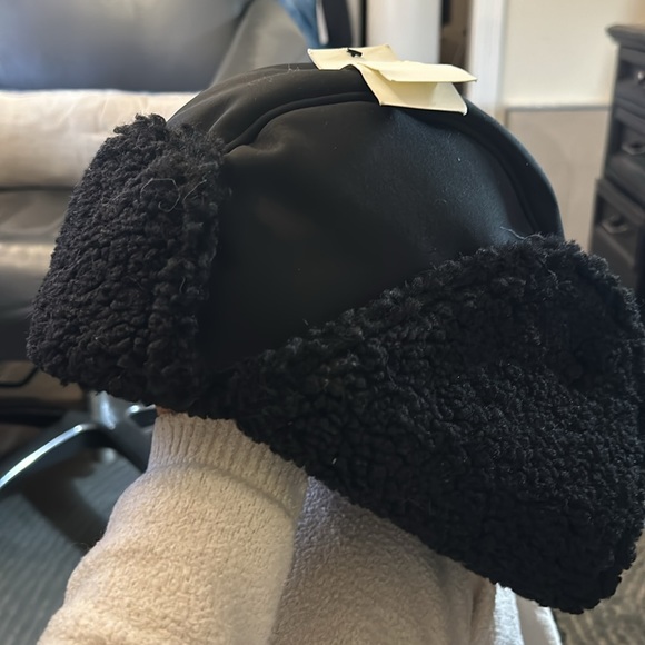 Ugg mans cover ears warm hat - Picture 6 of 6